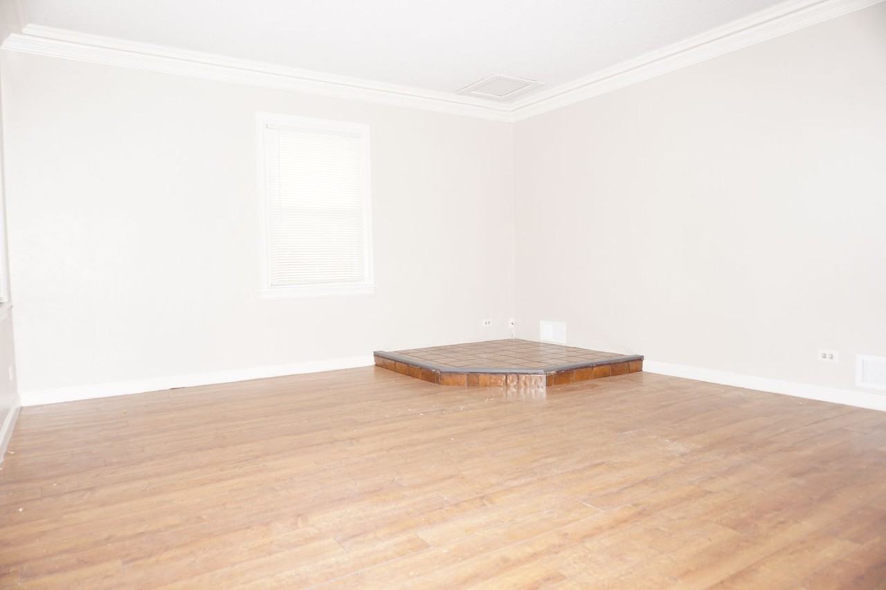 25 25 N Logan Ave - 23 N Logan Ave #A - Photo 2 of 12