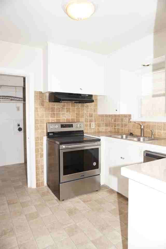 25 25 N Logan Ave - 23 N Logan Ave #A - Photo 5 of 12