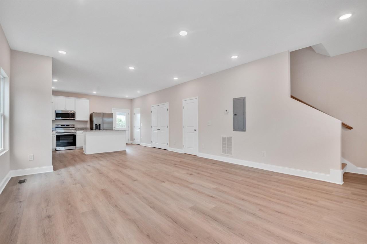 2470 E 21st St #1 - Photo 2 of 16