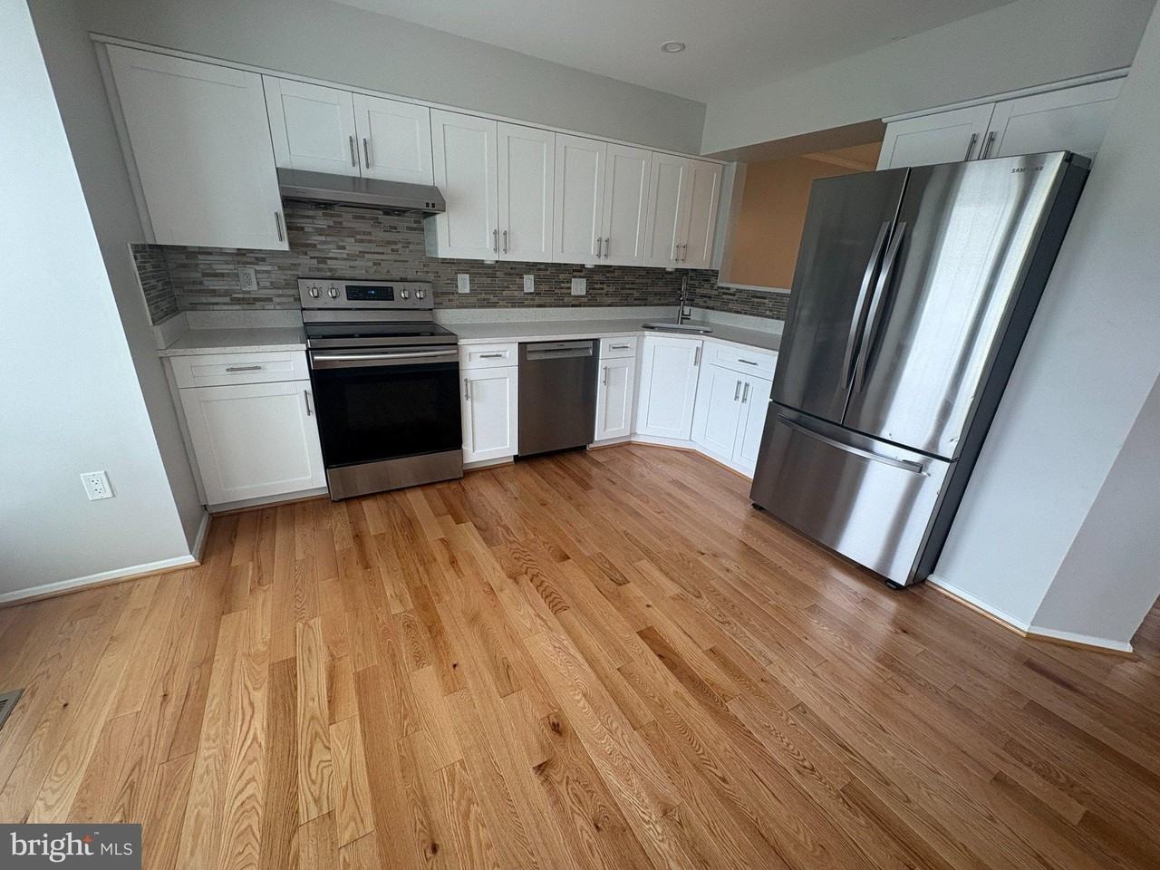 7779 Chatfield Ln - Photo 4 of 27