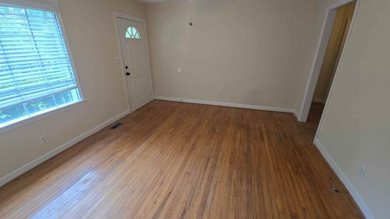 411 Northwood St - Photo 4 of 26