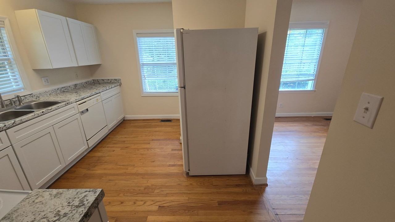 411 Northwood St - Photo 6 of 26