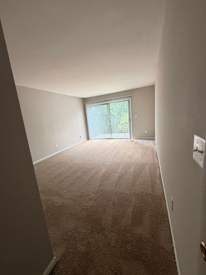 310 Orchard Trace Ln #8 - Photo 3 of 9