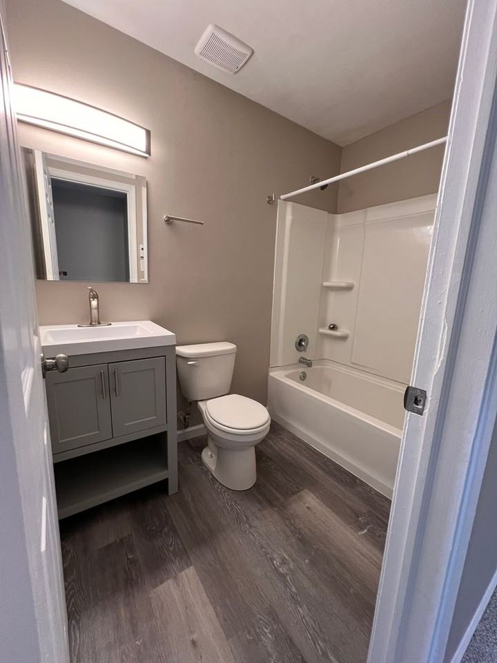 2832 Rhonda Ln - Photo 4 of 18