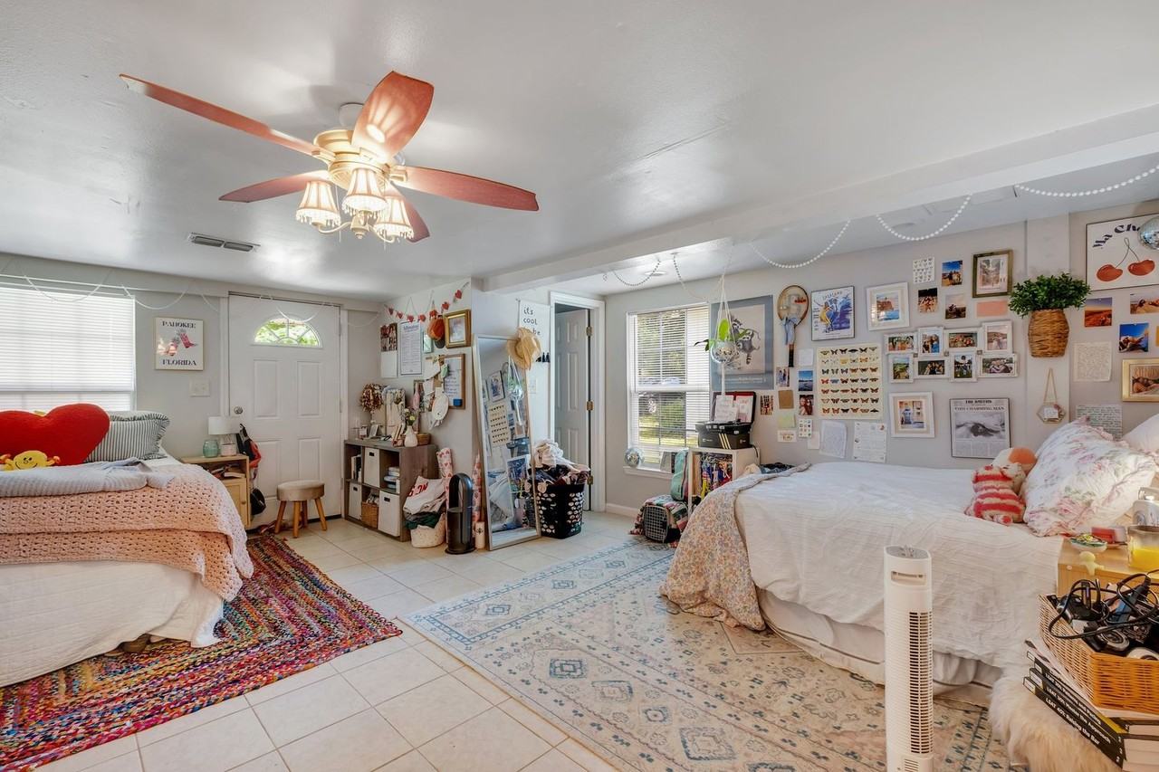 209 Edwards St - Photo 2 of 19