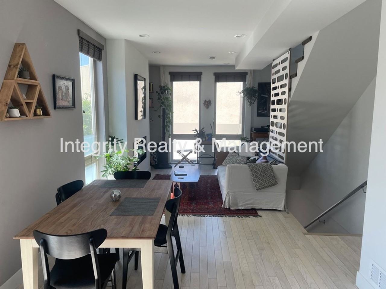 881 Delaware St - Photo 6 of 23