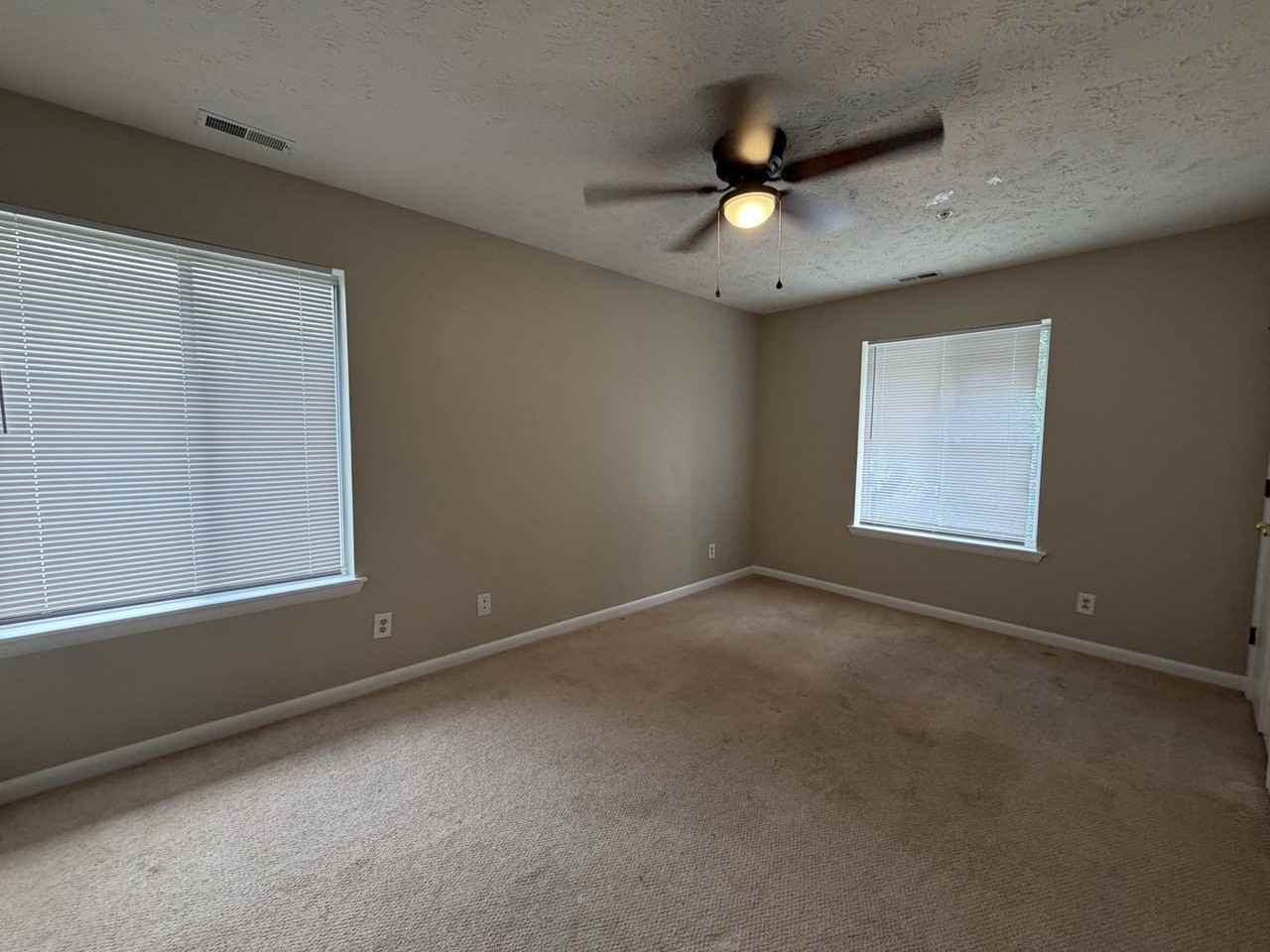 3374 Galleria Dr - Photo 5 of 16