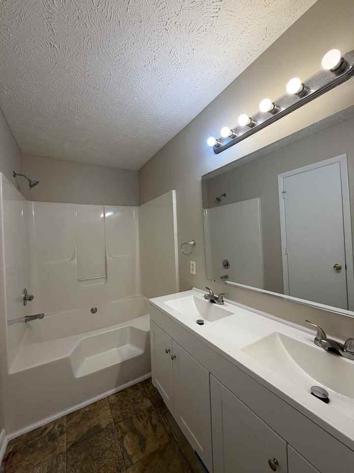 3374 Galleria Dr - Photo 7 of 16