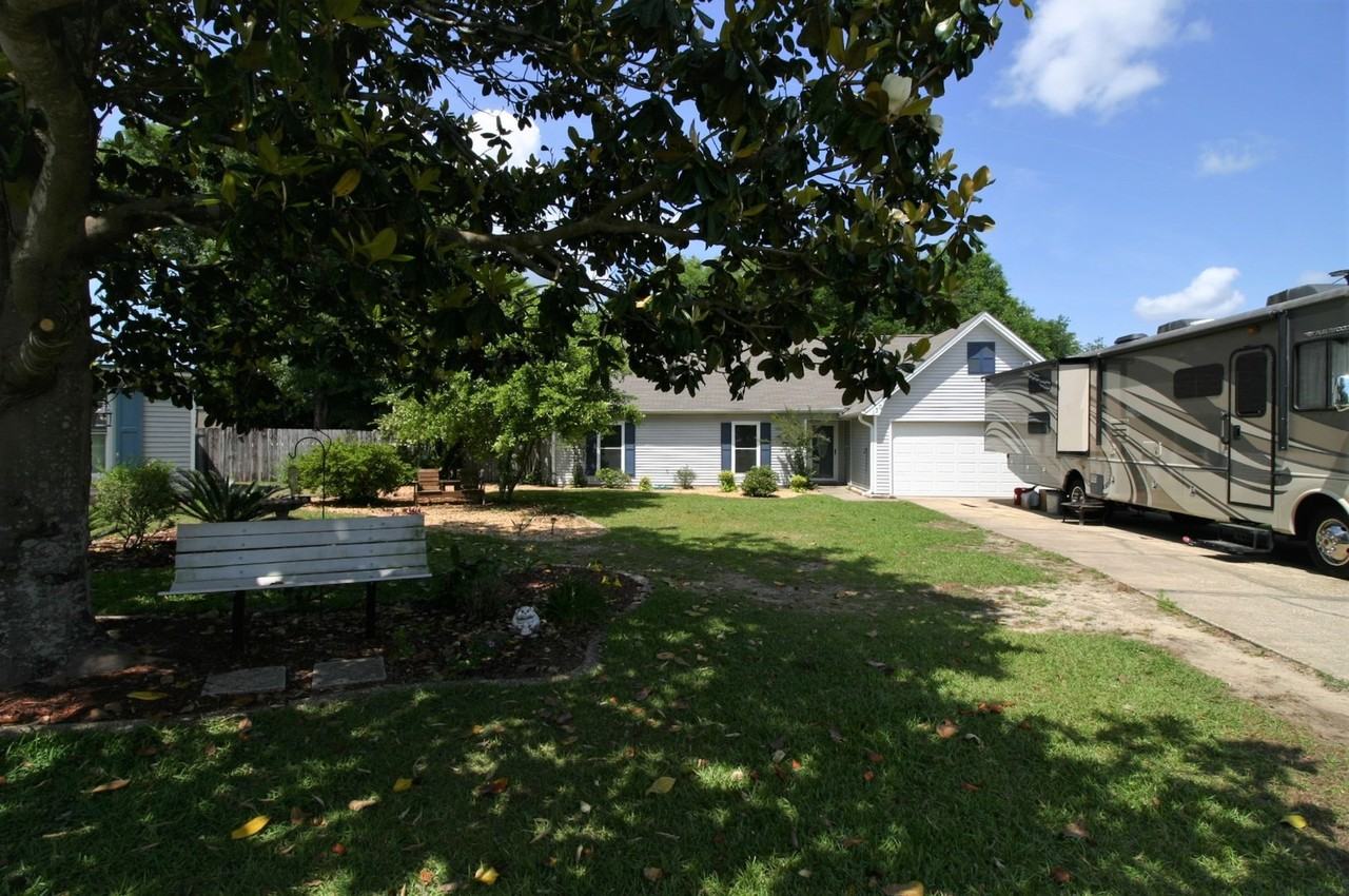 130 Cades Cv - Photo 2 of 33