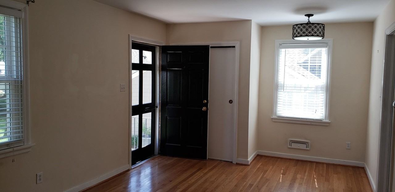 6707 Wessex Ln - Photo 2 of 12