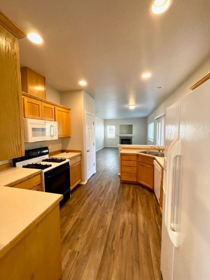 61349 Elkhorn St - Photo 6 of 26