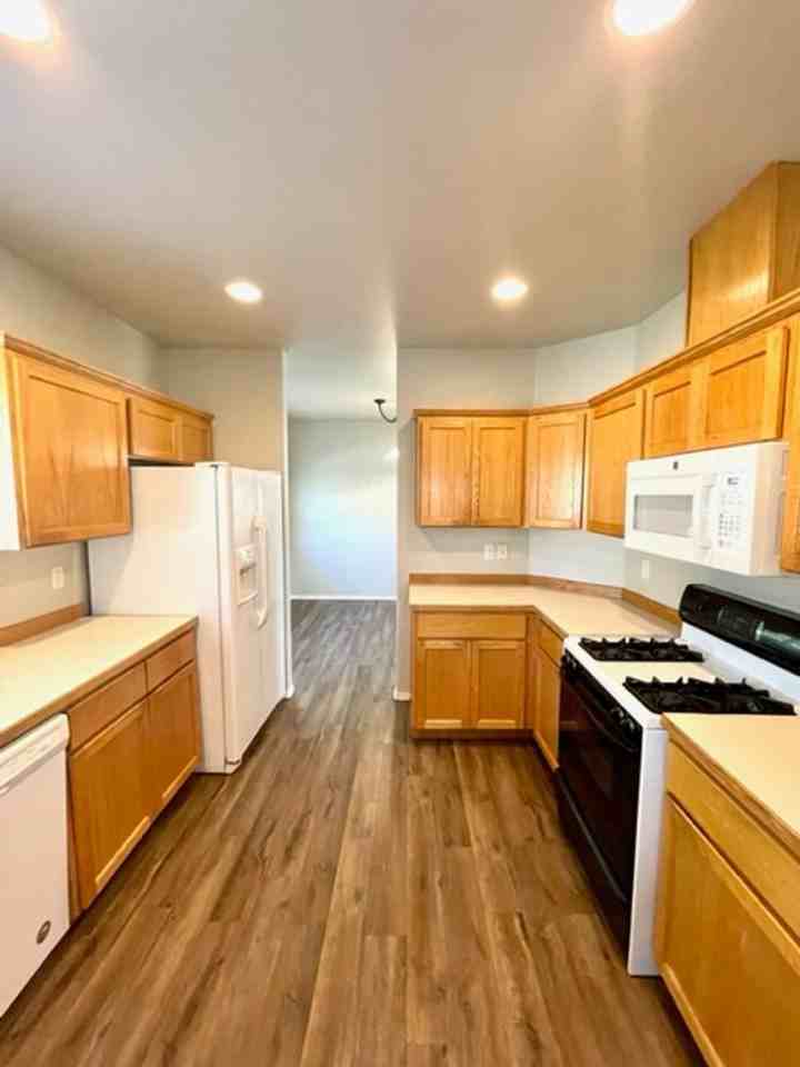61349 Elkhorn St - Photo 7 of 26