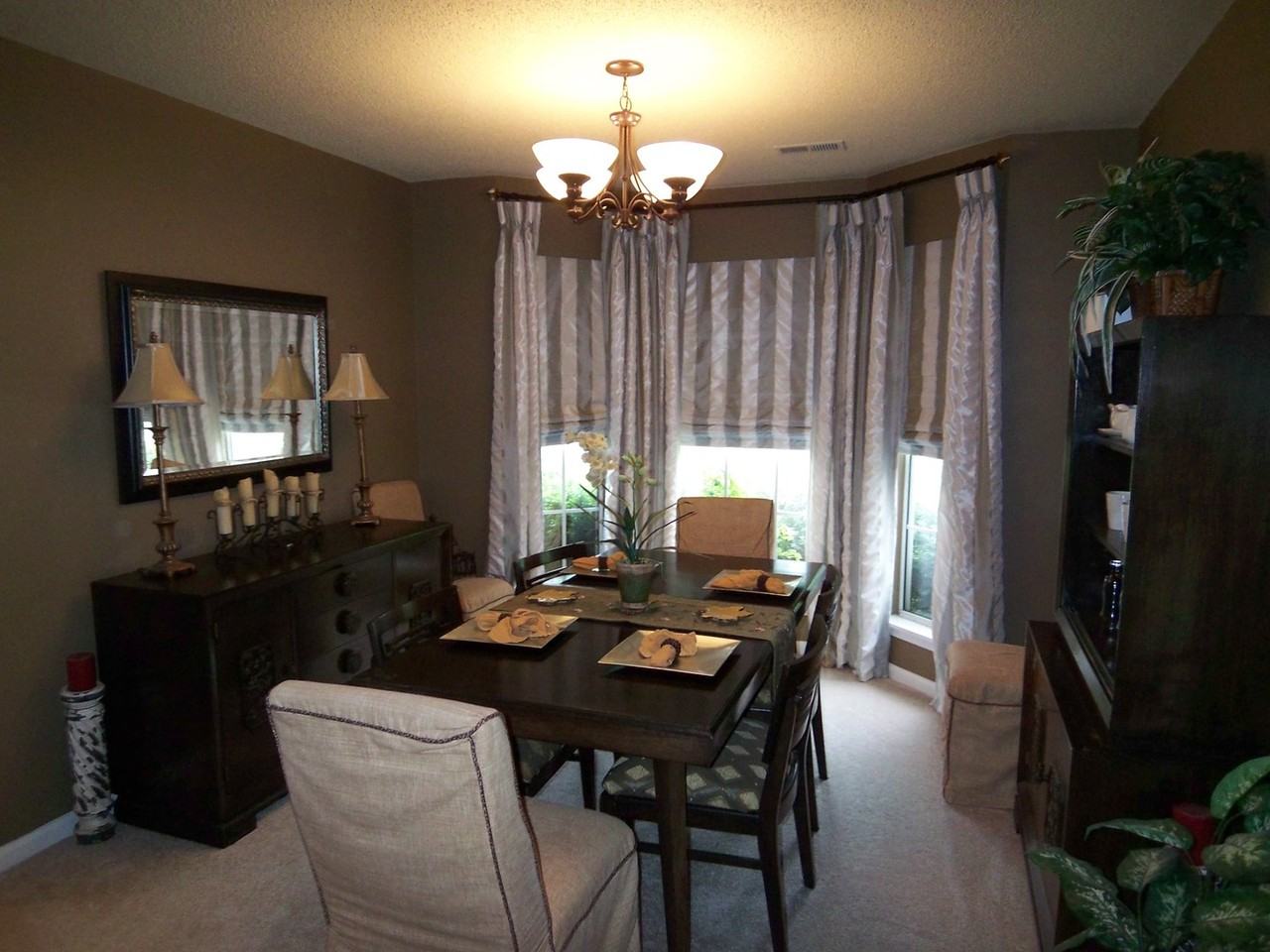 6010 Kenmore Ln - Photo 3 of 9