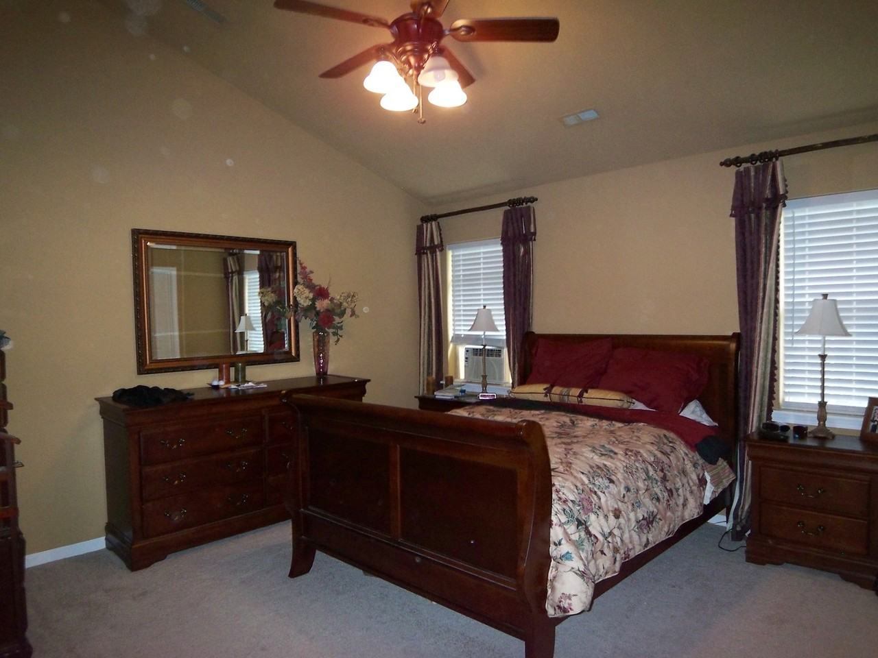 6010 Kenmore Ln - Photo 5 of 9