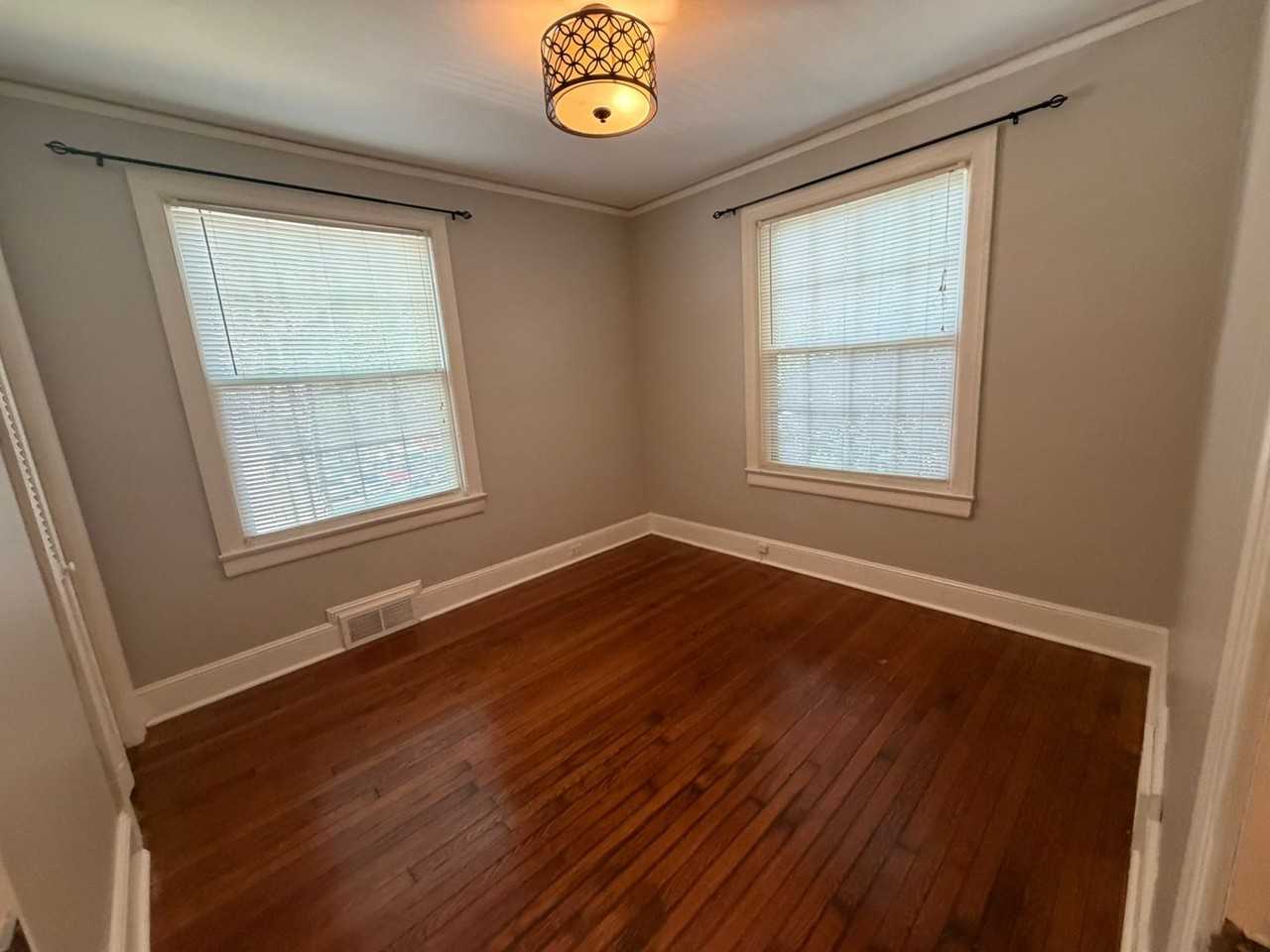 208 Woodland Dr - Photo 5 of 18
