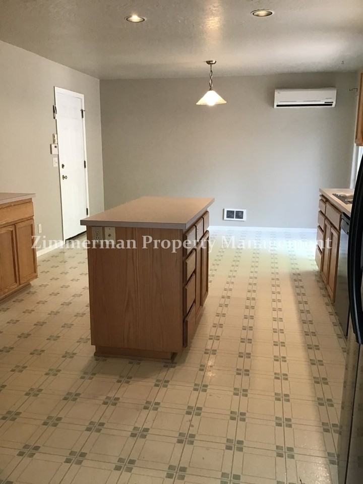 1757 Oak Patch Rd - Photo 6 of 26