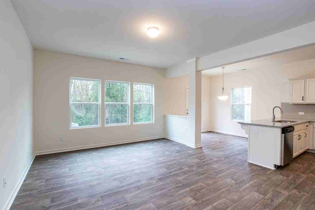 14082 Clayborn St - Photo 4 of 30