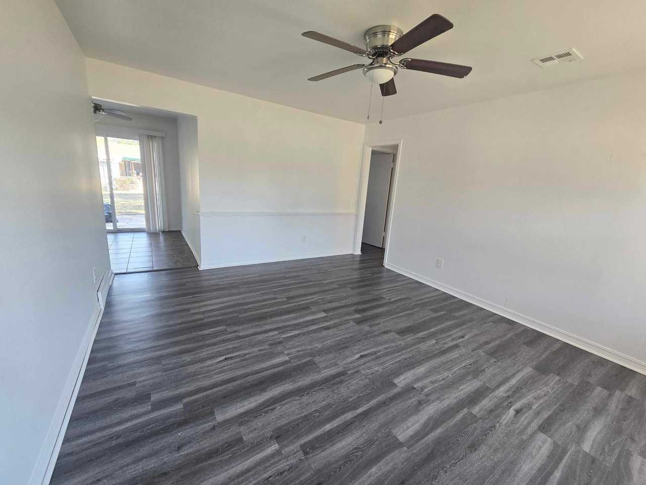3325 Beechwood Dr - Photo 2 of 14