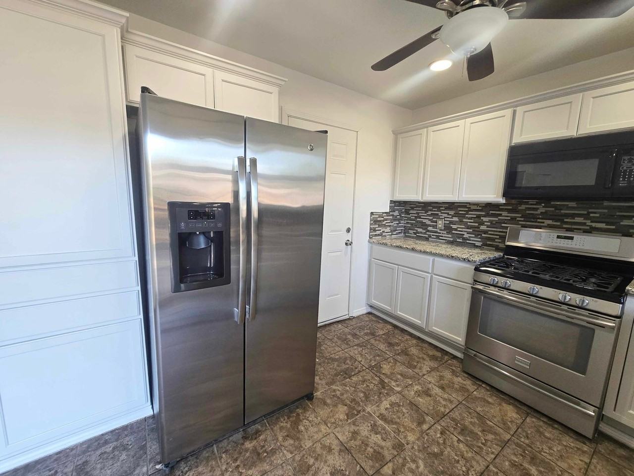 3325 Beechwood Dr - Photo 6 of 14