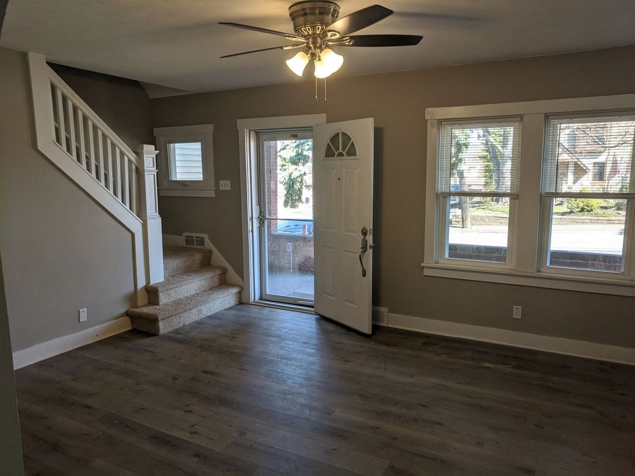 3226 Willett Rd - Photo 4 of 39