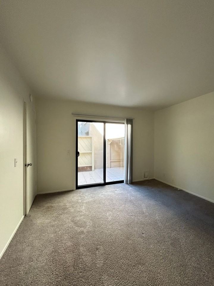 1001 Creekside Way #F - Photo 7 of 26