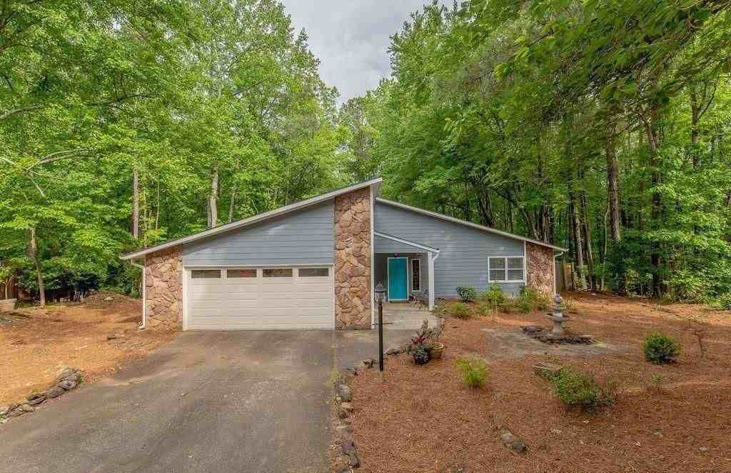 180 Crabtree Dr