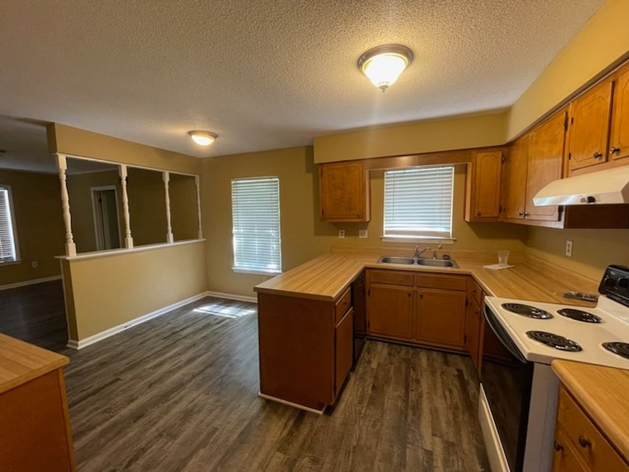 1757 Custer Dr - Photo 3 of 10