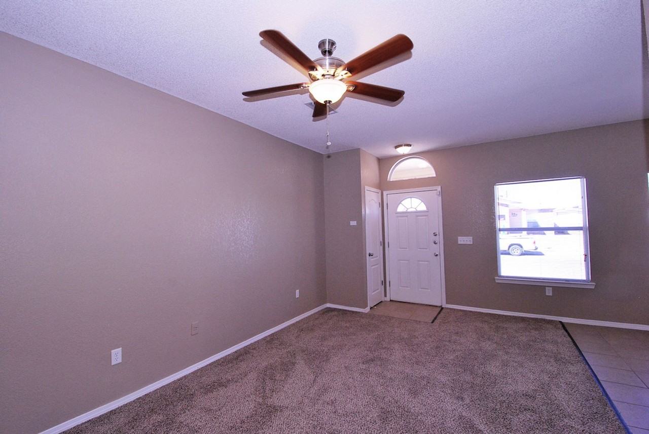 14344 Venecia Dr - Photo 3 of 19