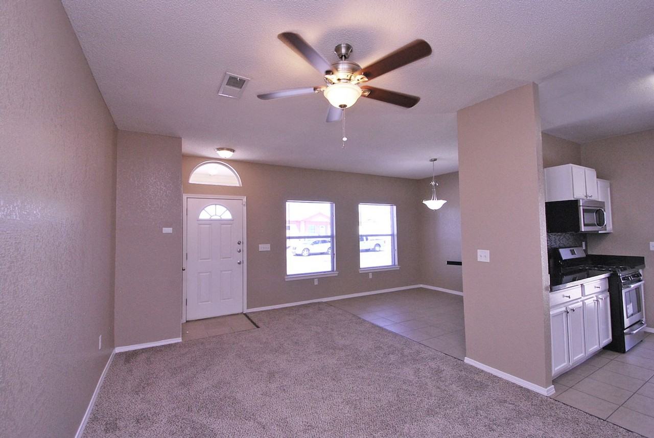 14344 Venecia Dr - Photo 4 of 19