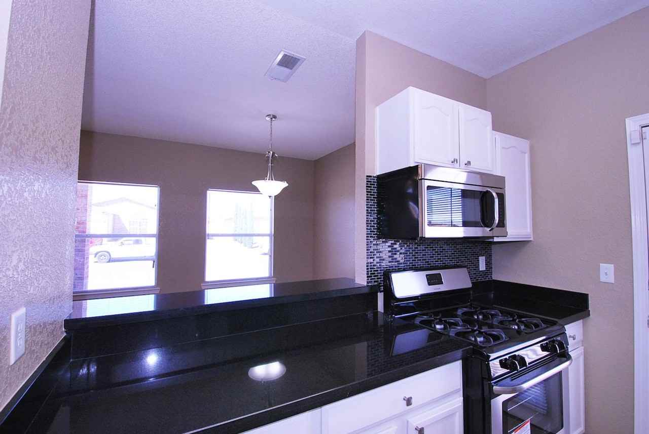 14344 Venecia Dr - Photo 7 of 19
