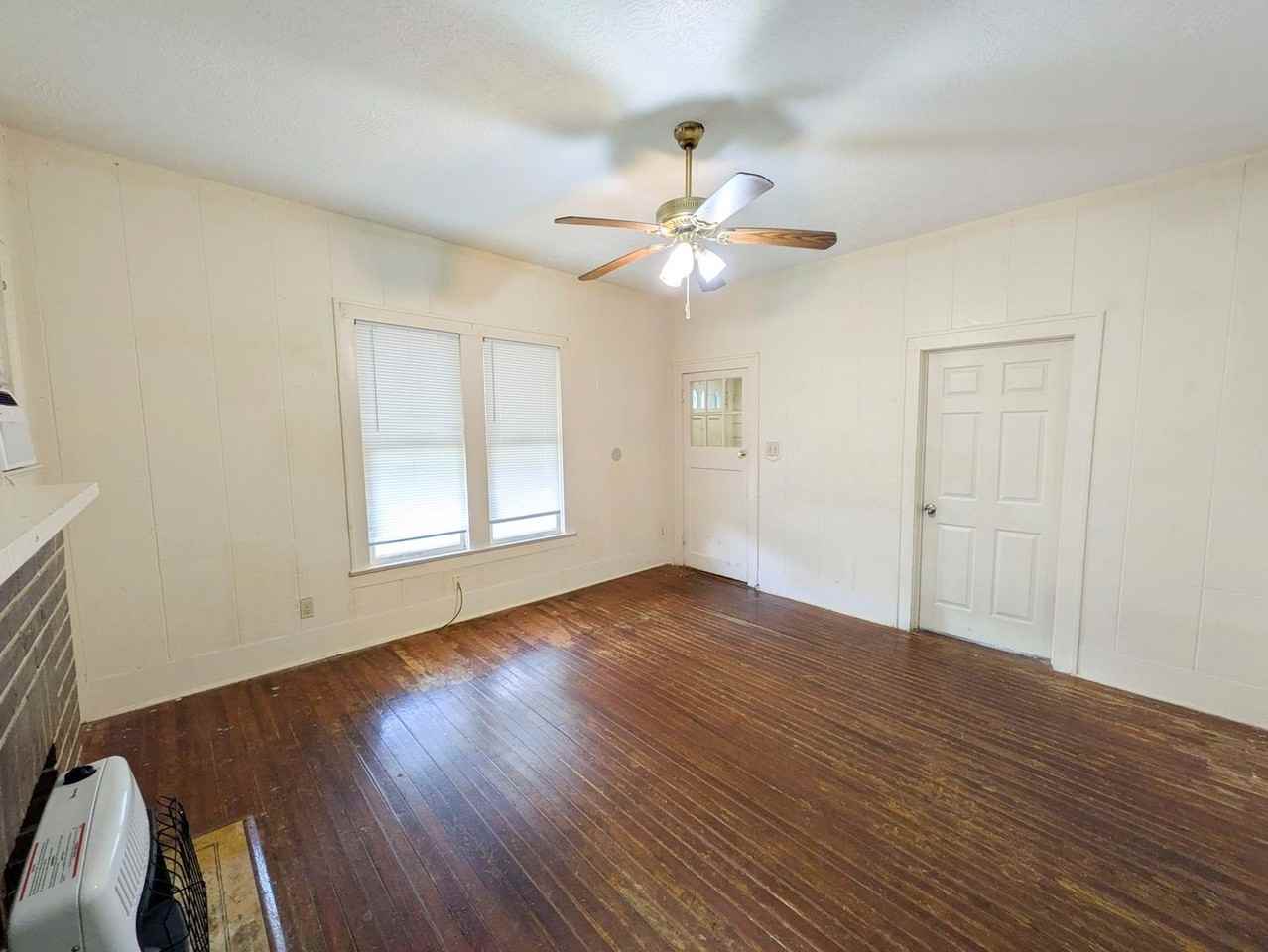 2225 Fillmore St - Photo 4 of 23