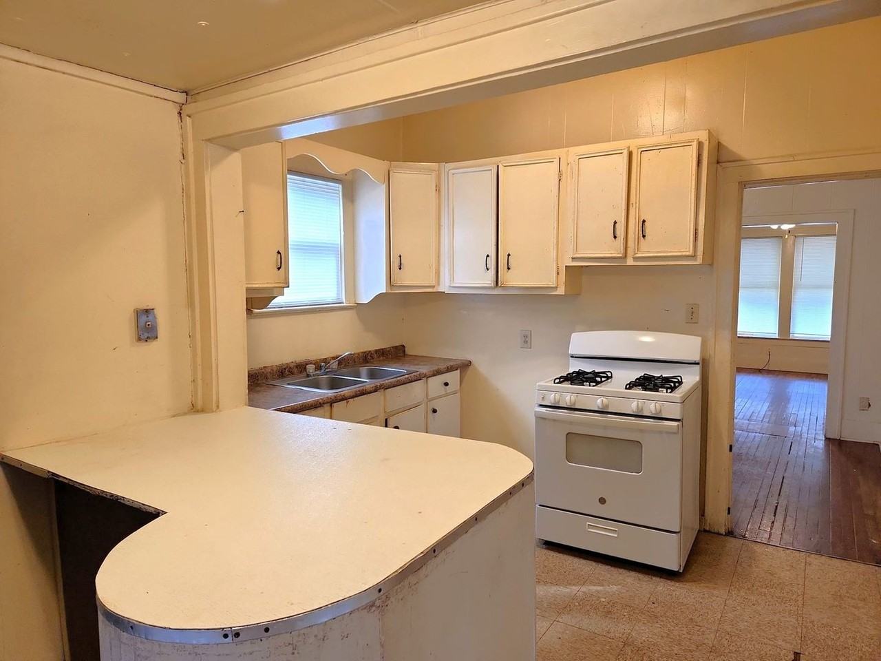 2225 Fillmore St - Photo 6 of 23