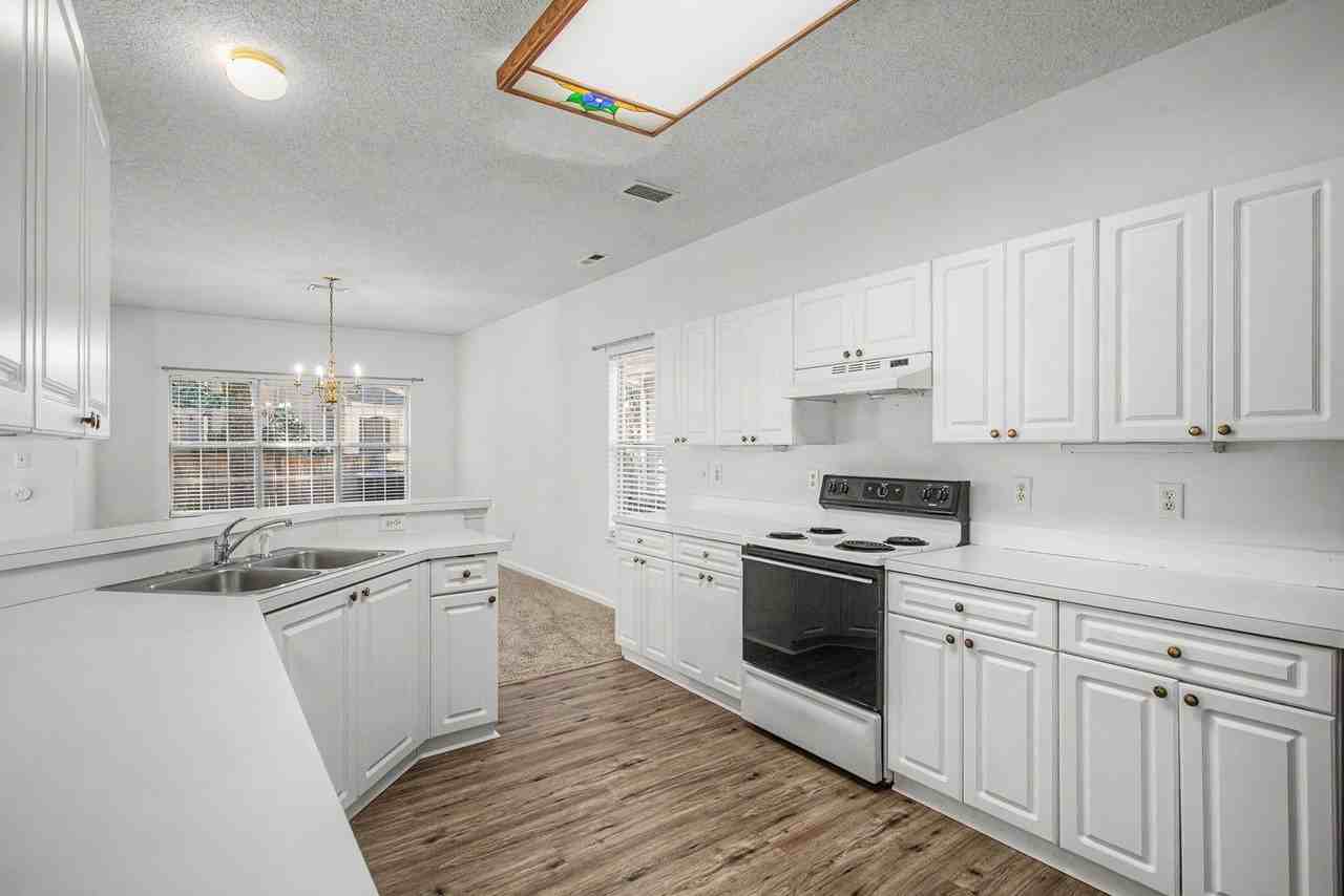 960 Drivers Ln - Photo 6 of 15