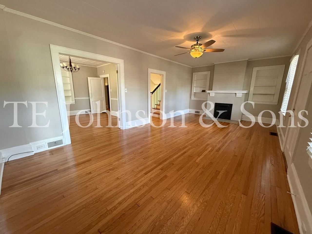 817 S Hawthorne Rd - Photo 2 of 50