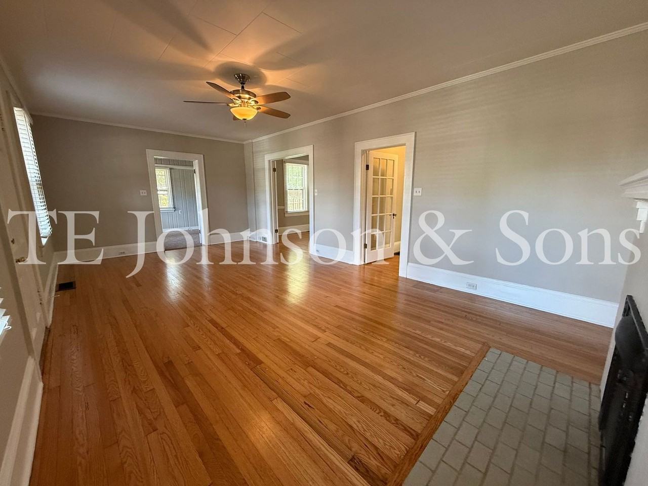 817 S Hawthorne Rd - Photo 6 of 50