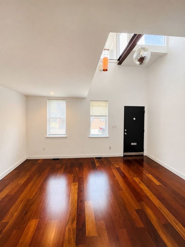 1345 E Berks St - Photo 2 of 34