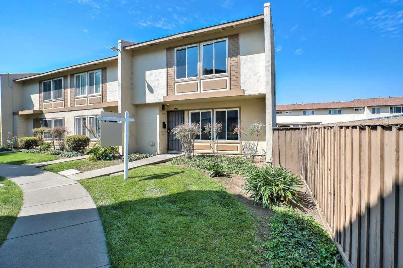 34626 Greenstone Cmn - Photo 2 of 14