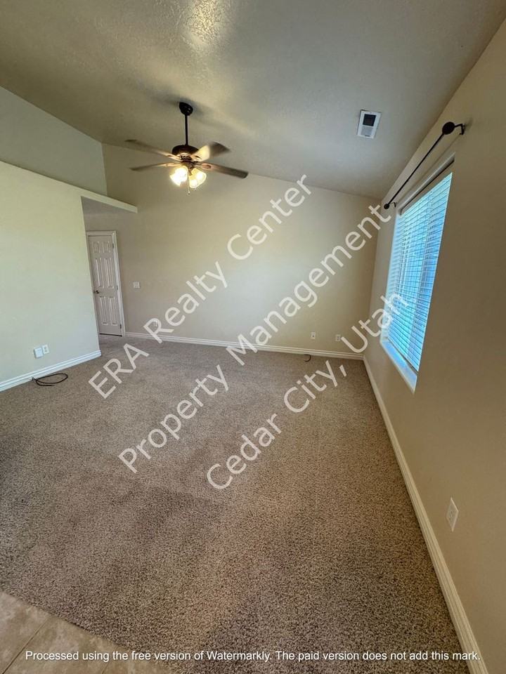 1434 Southern View Dr - Photo 4 of 20