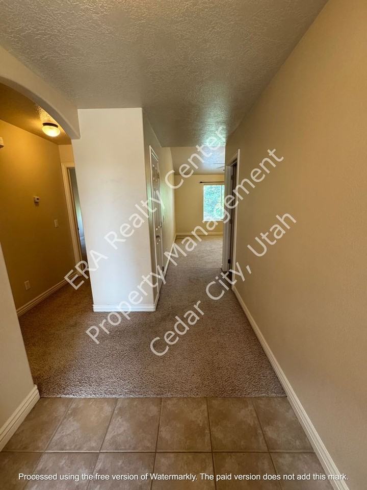 1434 Southern View Dr - Photo 3 of 20