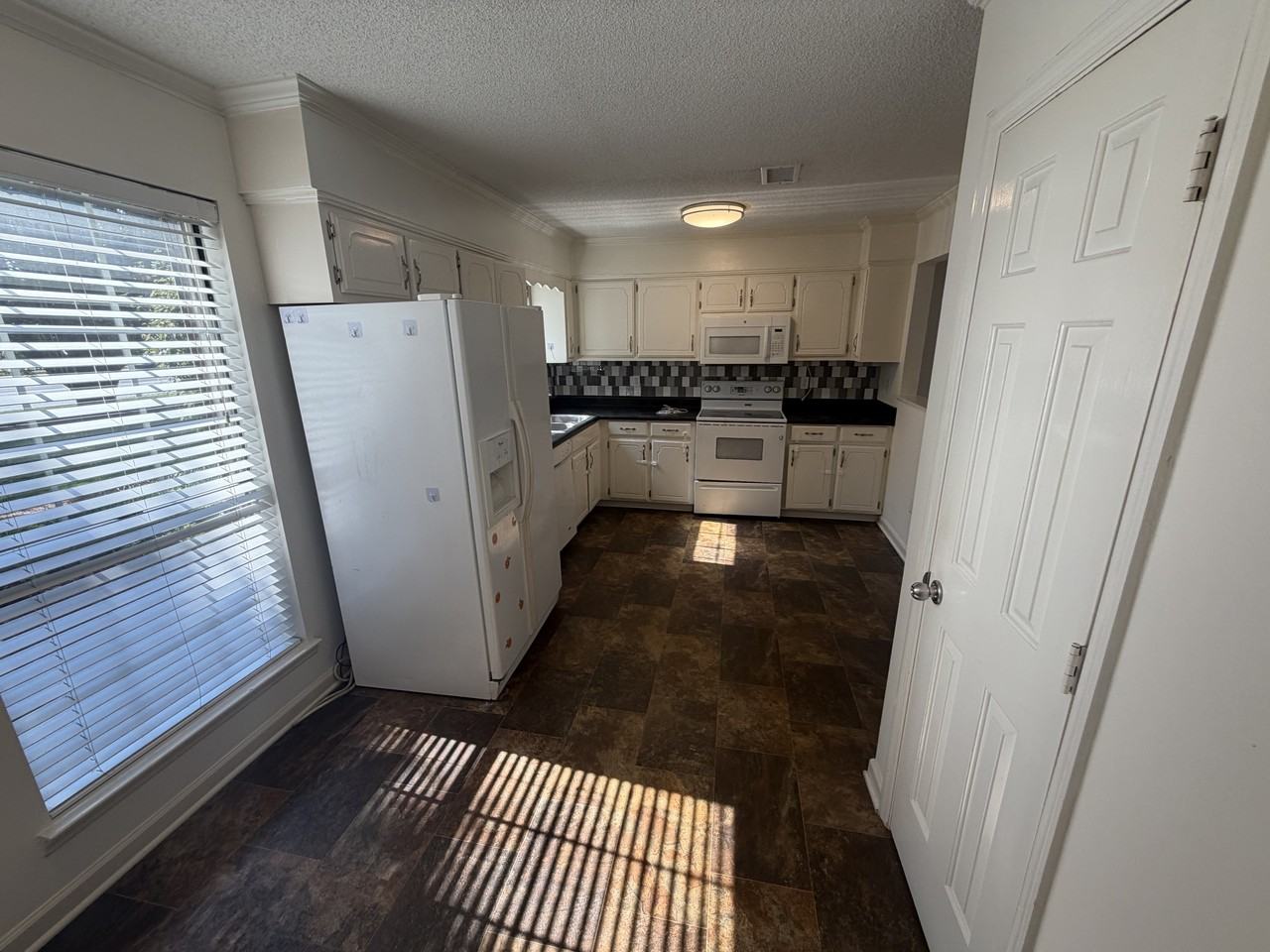 755 E Northfield Blvd #1 - Photo 4 of 12
