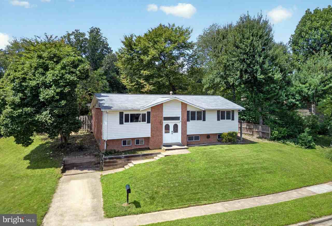 8110 Springfield Village Dr - Photo 3 of 31