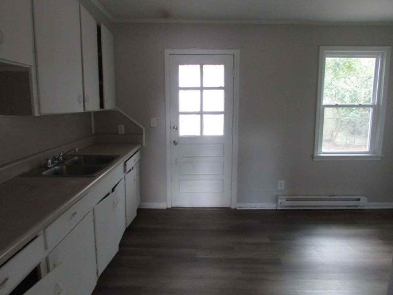 207 Montreat St - Photo 3 of 9