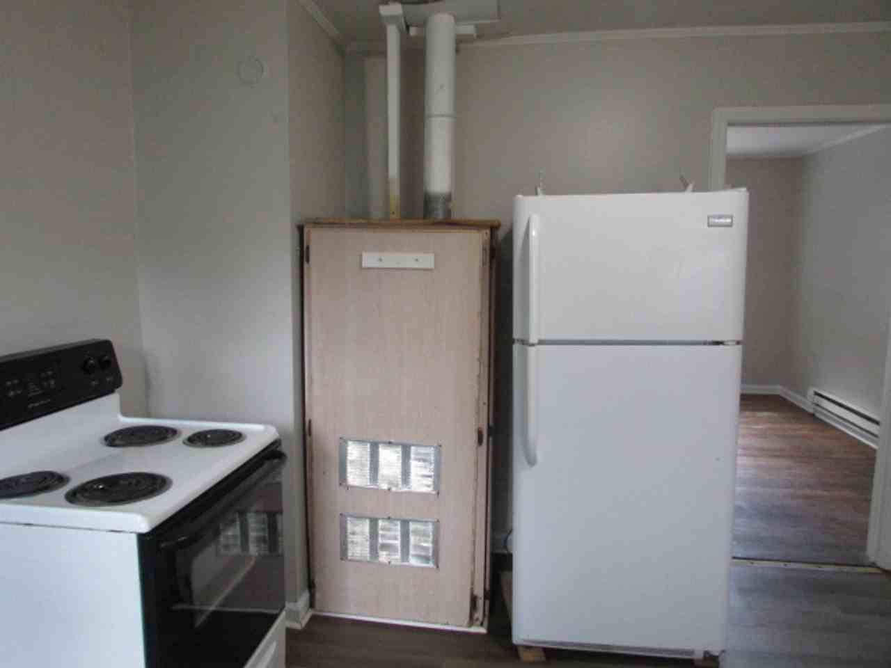 207 Montreat St - Photo 4 of 9