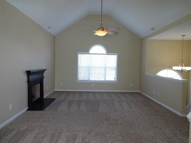 1074 Maria Dr - Photo 2 of 12