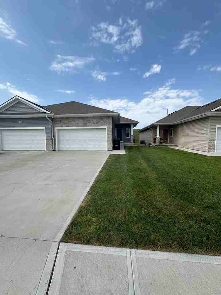8128 S 178th St - Photo 2 of 31