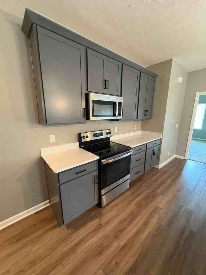 8128 S 178th St - Photo 7 of 31