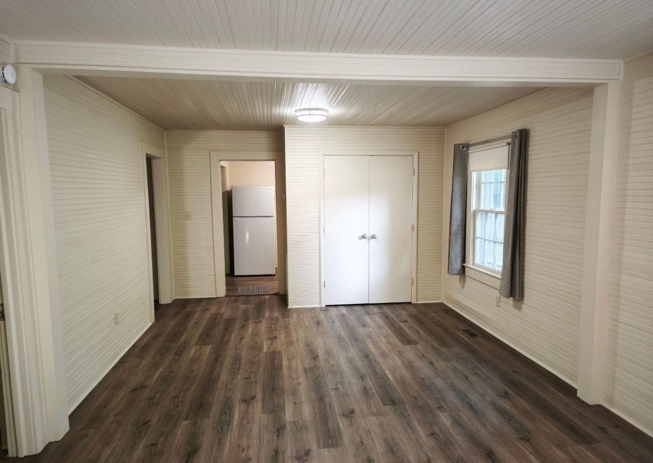 420 Manning Ave - Photo 2 of 11