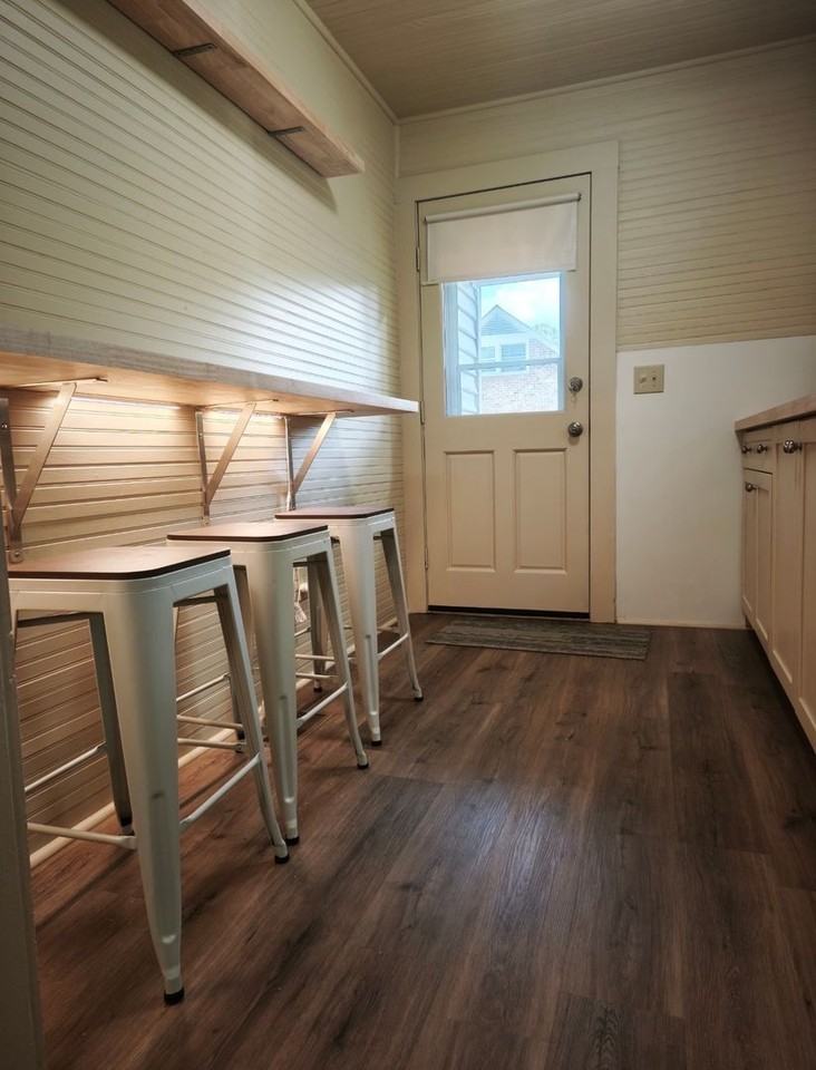 420 Manning Ave - Photo 3 of 11