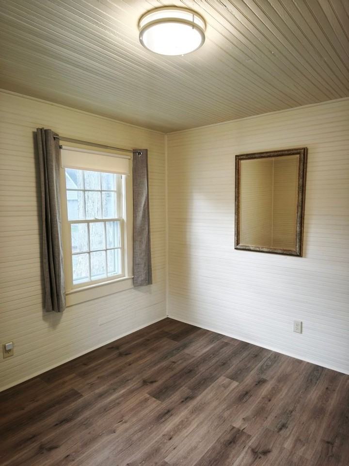420 Manning Ave - Photo 7 of 11