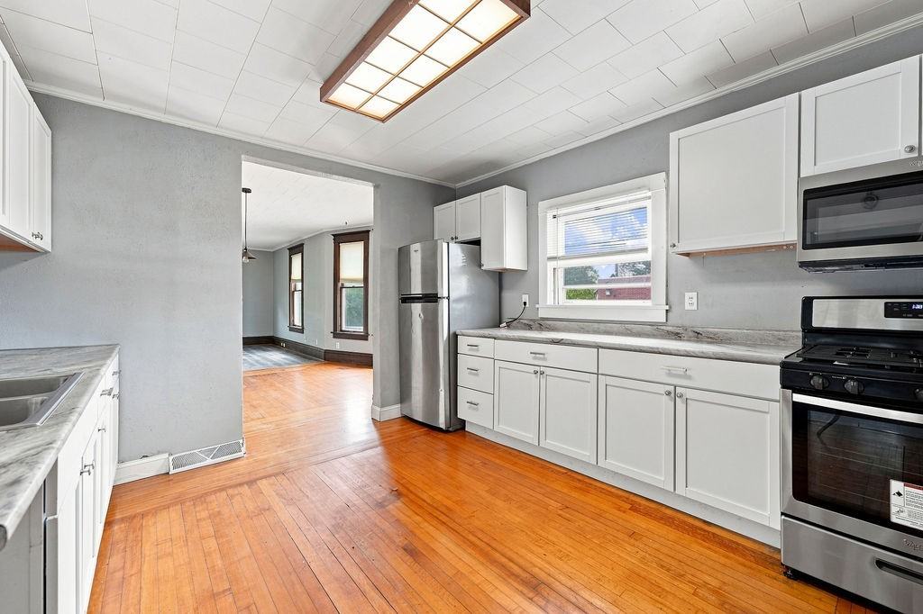 314 Otter Ave - Photo 3 of 11